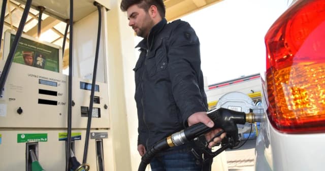 Jak wygląda diesel paliwo? Cechy i właściwości, które musisz znać Jak wygląda diesel paliwo? Cechy i właściwości, które musisz znać