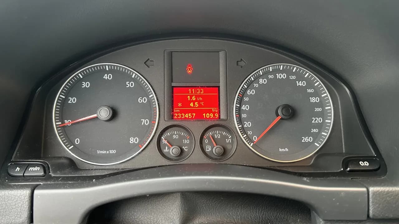 Ile pali diesel na postoju? Zaskakujące dane o spalaniu i oszczędnościach Ile pali diesel na postoju? Zaskakujące dane o spalaniu i oszczędnościach