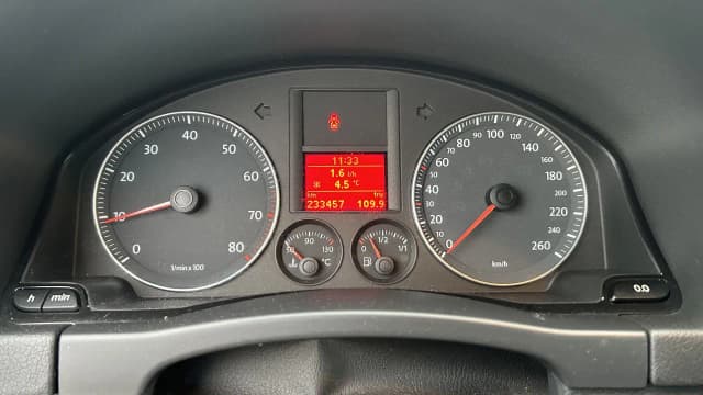 Ile pali diesel na postoju? Zaskakujące dane o spalaniu i oszczędnościach Ile pali diesel na postoju? Zaskakujące dane o spalaniu i oszczędnościach