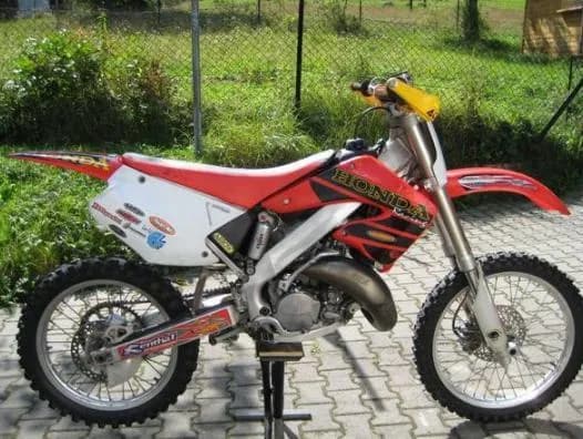 Honda CR 125 ile ma koni? Sprawdź moc i osiągi tego motocykla Honda CR 125 ile ma koni? Sprawdź moc i osiągi tego motocykla