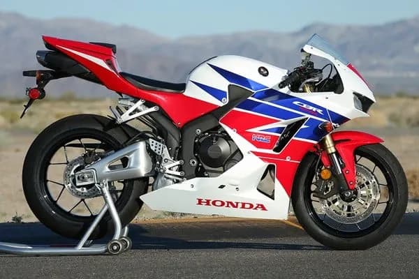 Honda CBR 600RR ile ma koni? Odkryj moc i osiągi motocykla Honda CBR 600RR ile ma koni? Odkryj moc i osiągi motocykla