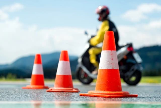 Ile kosztuje prawo jazdy na motor 125? Sprawdź ukryte wydatki! Ile kosztuje prawo jazdy na motor 125? Sprawdź ukryte wydatki!