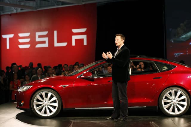 Tesla co to? Odkryj historię i innowacje tej rewolucyjnej firmy Tesla co to? Odkryj historię i innowacje tej rewolucyjnej firmy