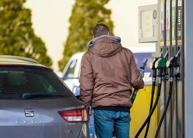 Ile kosztuje paliwo diesel w Polsce? Sprawdź aktualne ceny i oszczędzaj. Ile kosztuje paliwo diesel w Polsce? Sprawdź aktualne ceny i oszczędzaj.