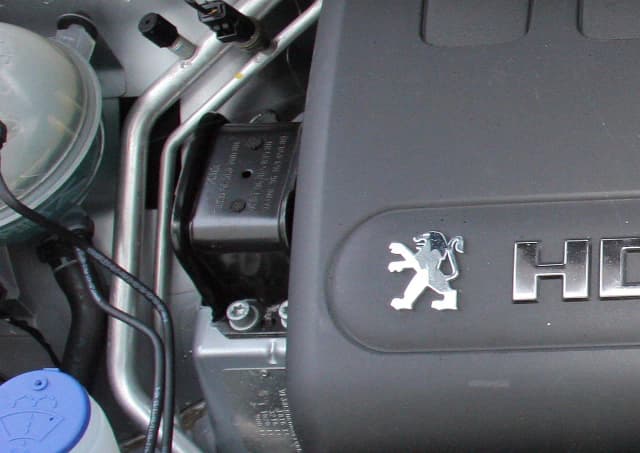 Gdzie jest poduszka silnika? Odkryj jej lokalizację w Twoim aucie Gdzie jest poduszka silnika? Odkryj jej lokalizację w Twoim aucie