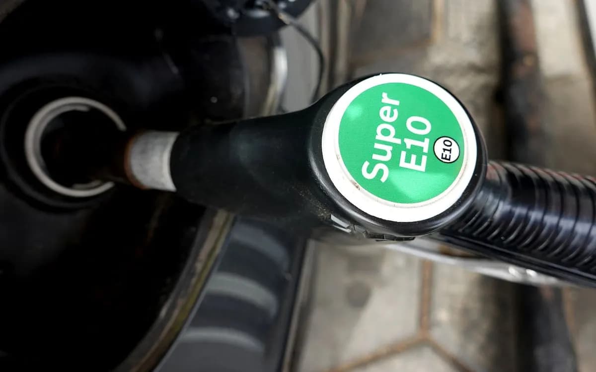 Jakie samochody mogą jeździć na benzynie E10? Sprawdź, zanim zatankujesz Jakie samochody mogą jeździć na benzynie E10? Sprawdź, zanim zatankujesz