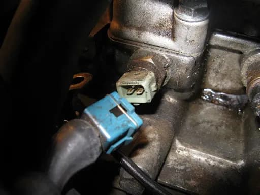Gdzie jest czujnik temperatury silnika Opel Meriva - uniknij problemów Gdzie jest czujnik temperatury silnika Opel Meriva - uniknij problemów