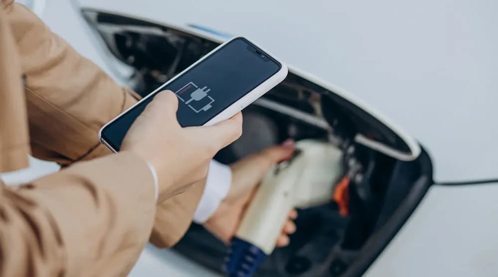 Ile prądu pobiera ładowanie samochodu elektrycznego? Sprawdź, co wpływa na koszty Ile prądu pobiera ładowanie samochodu elektrycznego? Sprawdź, co wpływa na koszty