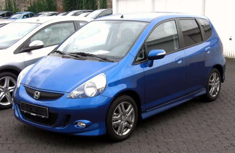 Ile oleju do silnika w Honda Jazz 1.2? Poznaj kluczowe informacje Ile oleju do silnika w Honda Jazz 1.2? Poznaj kluczowe informacje
