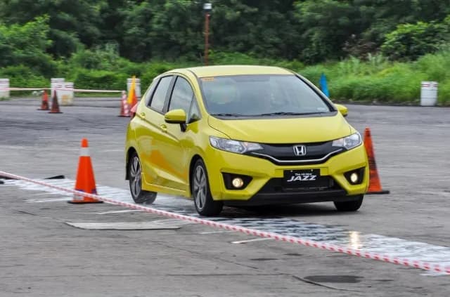 VSA Honda - co to jest i jak wpływa na bezpieczeństwo jazdy? VSA Honda - co to jest i jak wpływa na bezpieczeństwo jazdy?