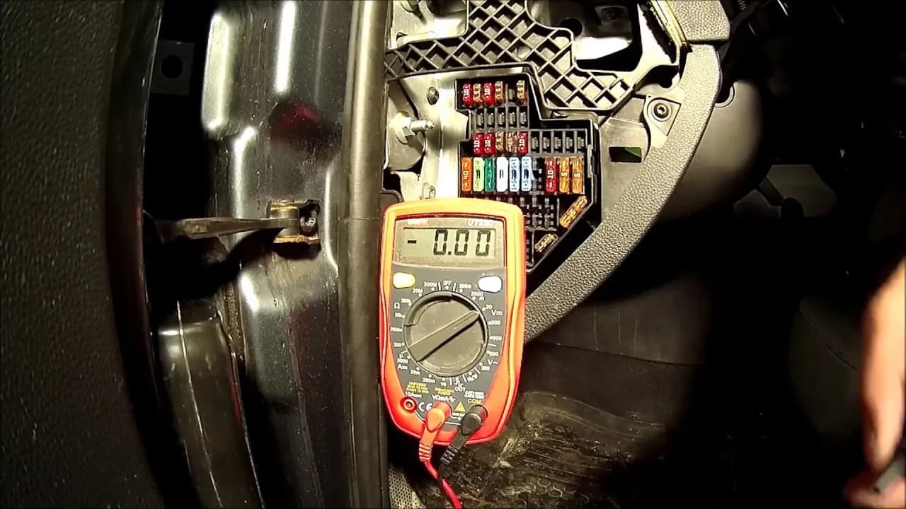 Jak sprawdzić przewody elektryczne w samochodzie, aby uniknąć awarii Jak sprawdzić przewody elektryczne w samochodzie, aby uniknąć awarii