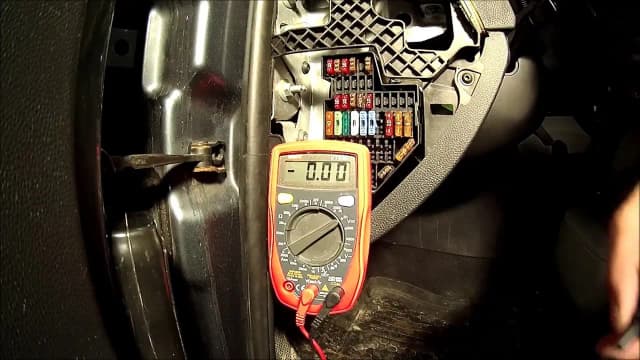 Jak sprawdzić przewody elektryczne w samochodzie, aby uniknąć awarii Jak sprawdzić przewody elektryczne w samochodzie, aby uniknąć awarii