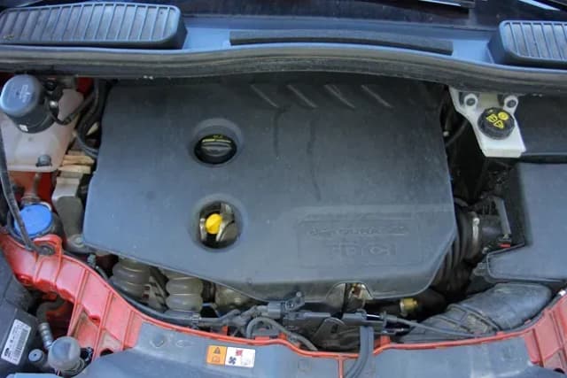 Gdzie jest filtr paliwa w Ford C-Max 1.6 benzyna? Oto odpowiedź! Gdzie jest filtr paliwa w Ford C-Max 1.6 benzyna? Oto odpowiedź!