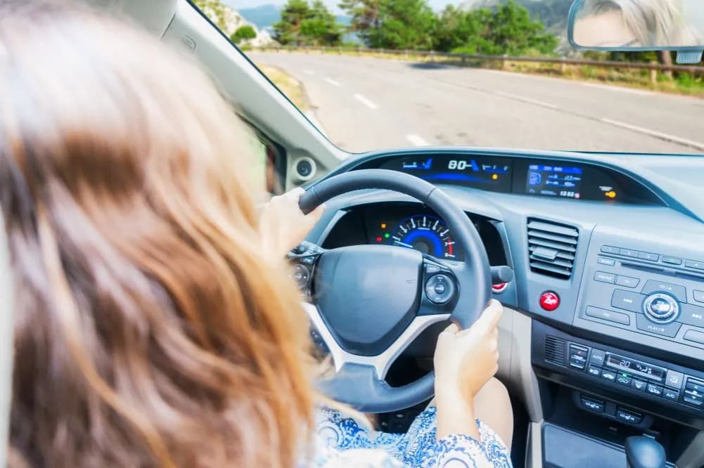 Znaczenie kontrolek w Honda Civic – co oznaczają i jak reagować Znaczenie kontrolek w Honda Civic – co oznaczają i jak reagować